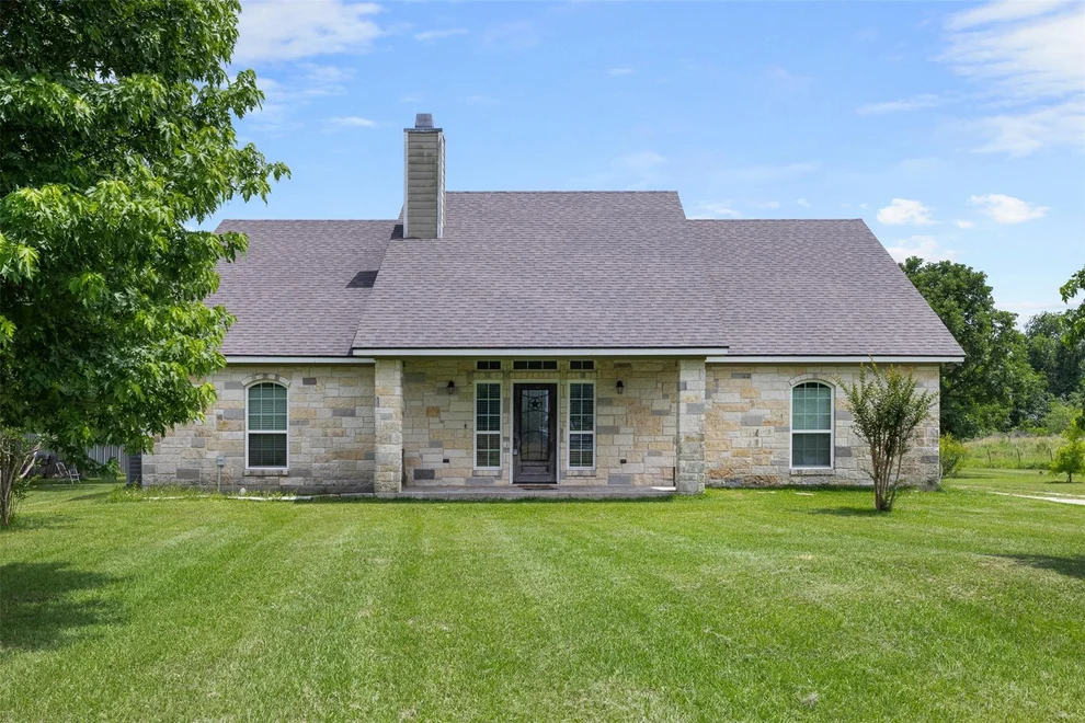 Unit for sale at 476 Lcr 640, Groesbeck, TX 76642