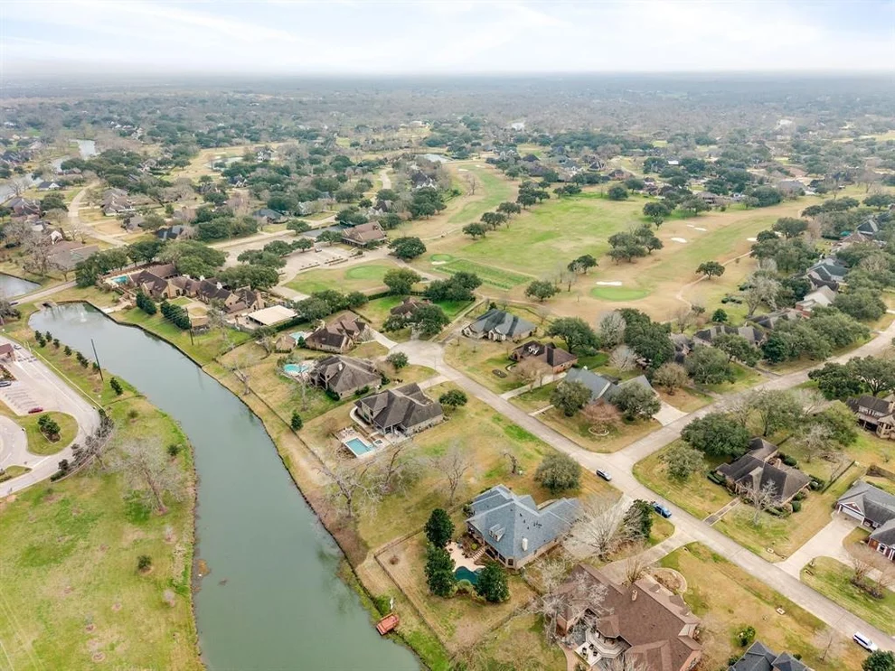 Unit for sale at 5651 Westerdale Drive, Weston Lakes, TX 77441
