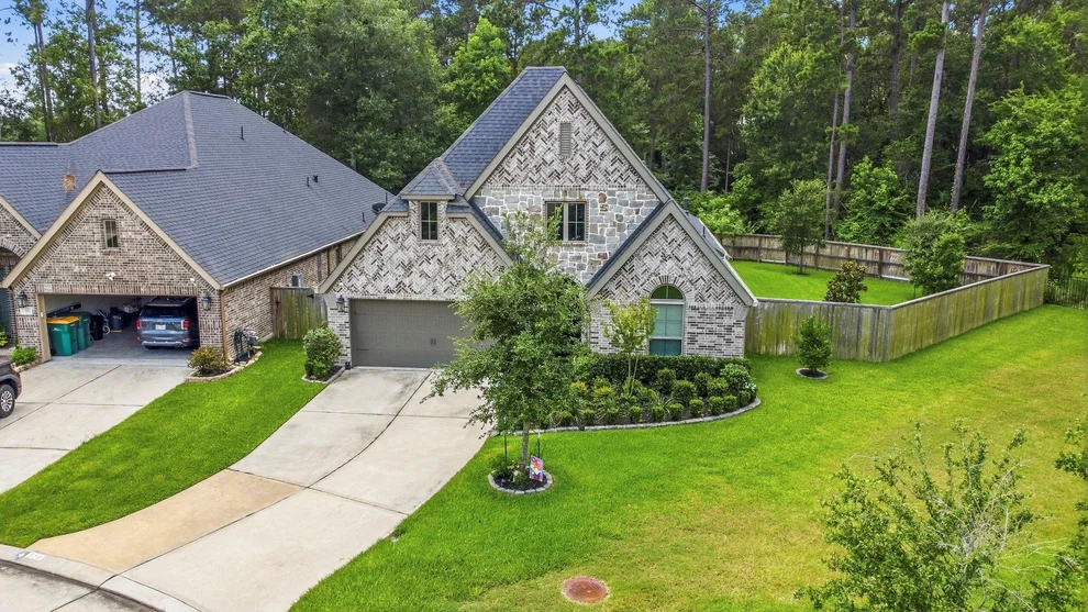 Unit for sale at 329 Sundance Peak Drive, Montgomery, TX 77316