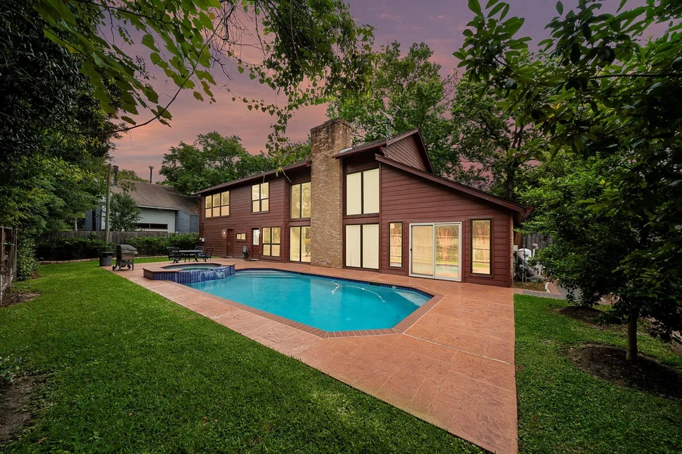 Unit for sale at 1019 Ridgeley Drive, Hilshire Village, TX 77055