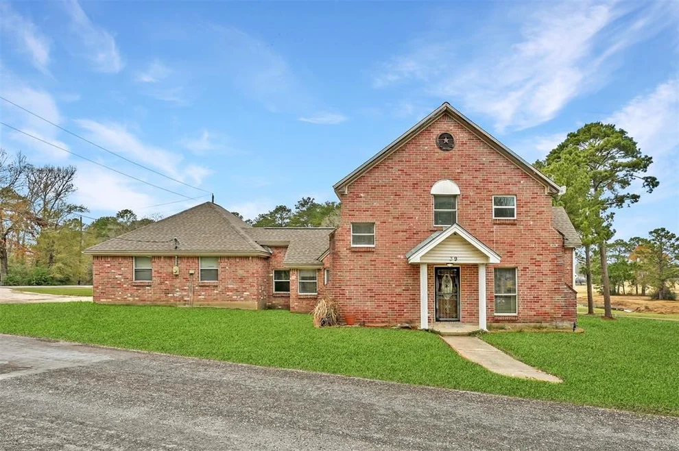 Unit for sale at 39 Westwood Drive W, Trinity, TX 75862