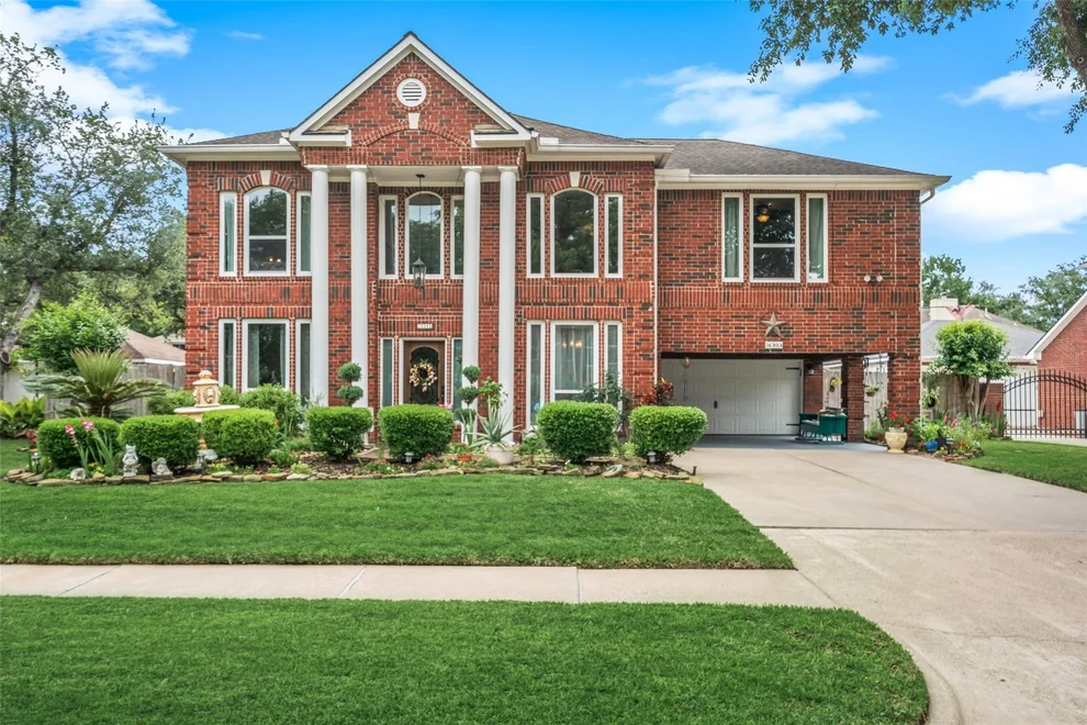 Unit for sale at 16303 Avenplace Road, Tomball, TX 77377