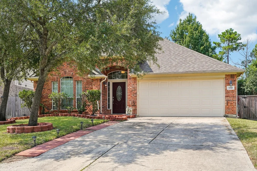 Unit for sale at 7018 E Arbor Rose Lane, Spring, TX 77379