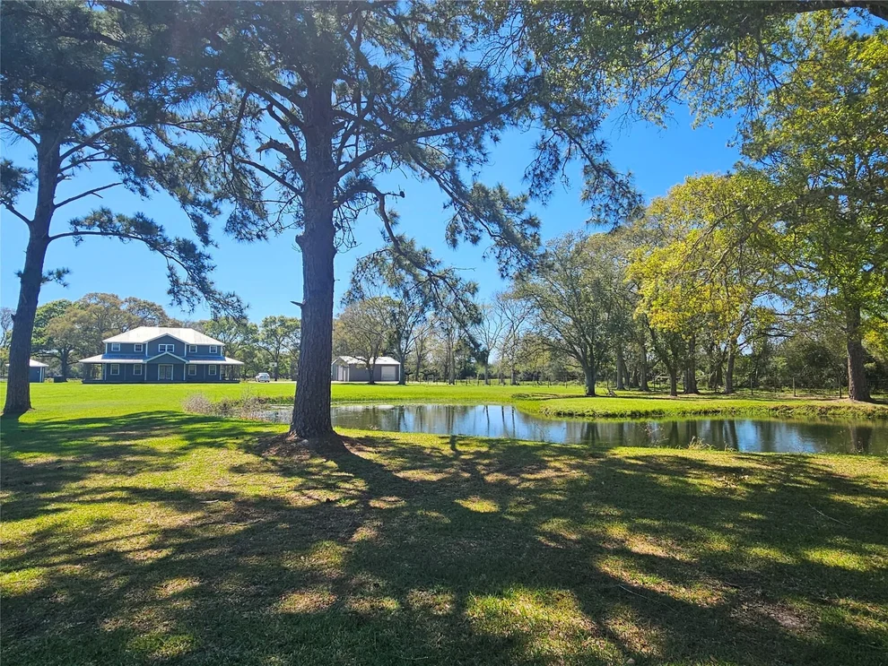 Unit for sale at 5100 Warpath Street, Alvin, TX 77511