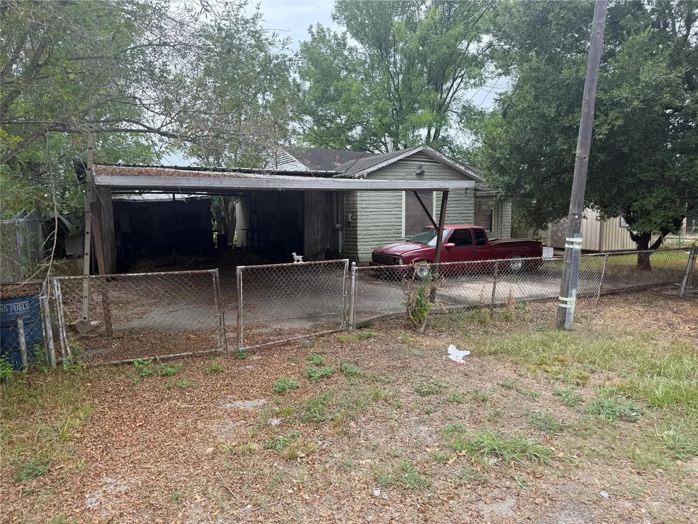 Unit for sale at 2206 Harris Avenue, Pasadena, TX 77506