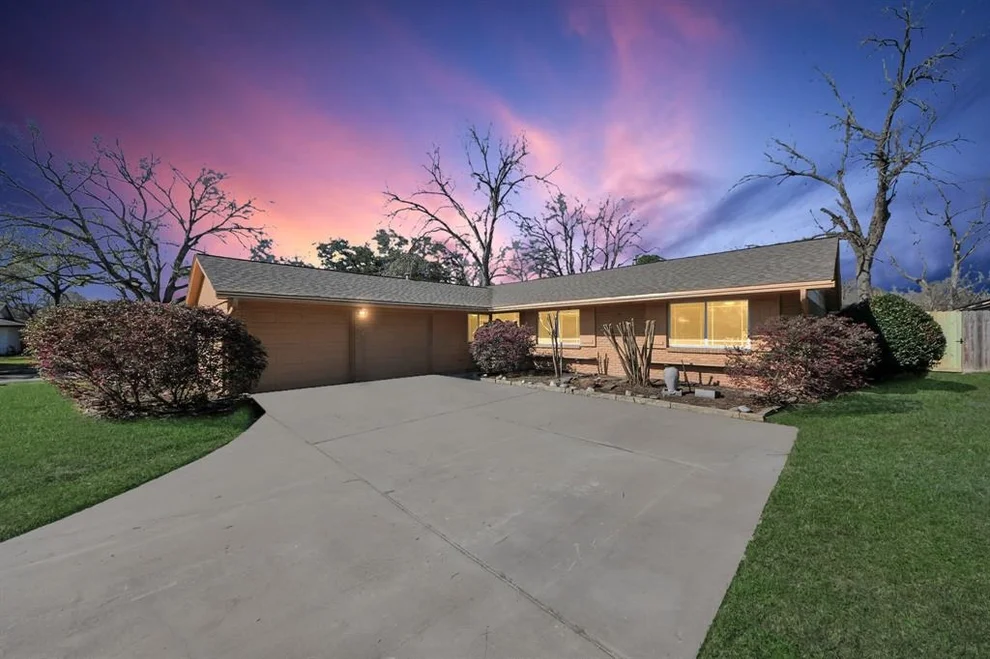 Unit for sale at 2003 Redway Lane, Houston, TX 77062