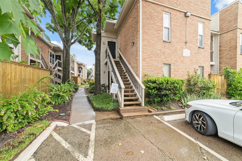 Unit for sale at 2001 Bering Drive, Houston, TX 77057