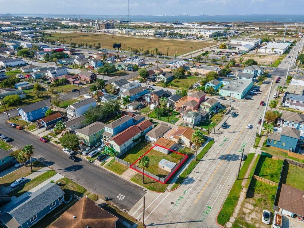 Unit for sale at 5302 Avenue L, Galveston, TX 77551