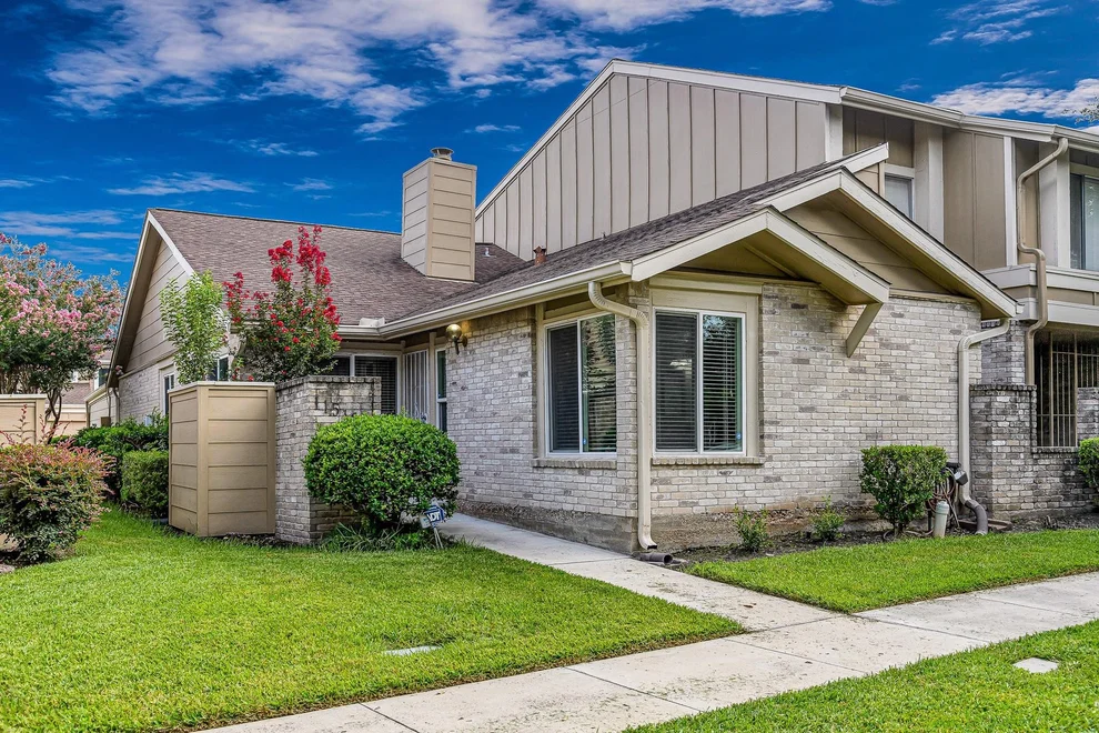 Unit for sale at 11516 Village Place Drive, Houston, TX 77077
