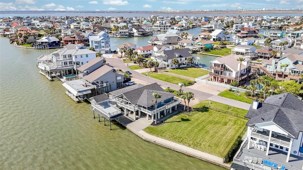 Unit for sale at 0 Palmetto, Tiki Island, TX 77554