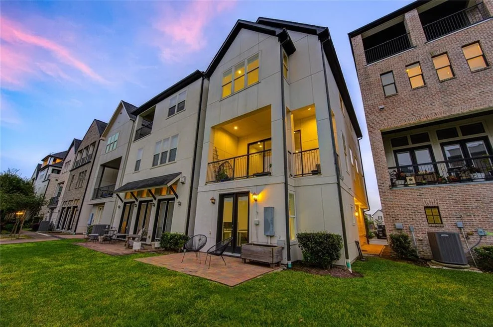 Unit for sale at 2005 Covent Garden Station, Houston, TX 77045