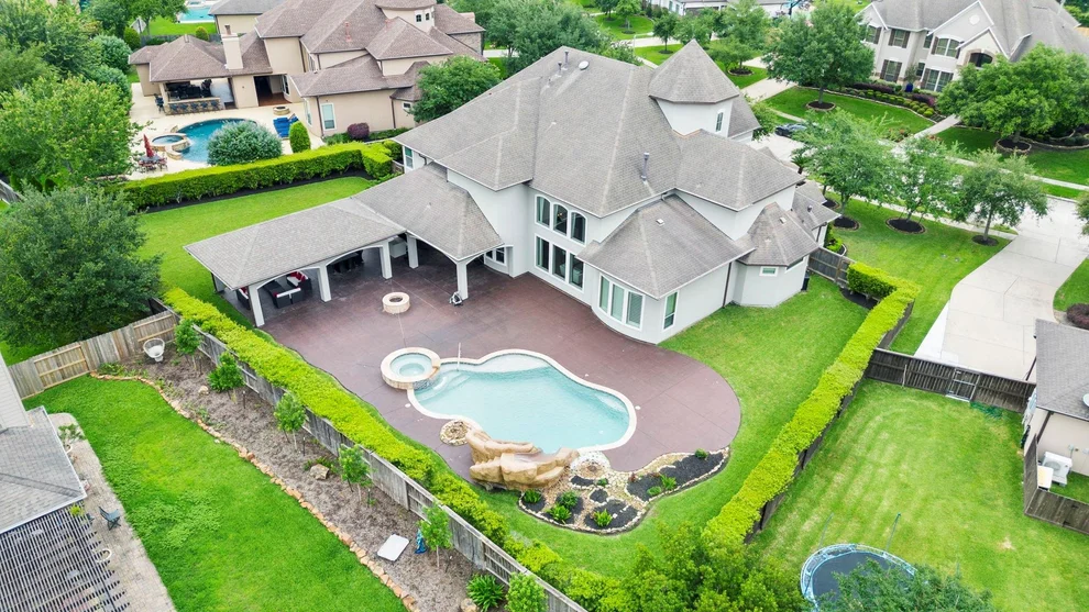 Unit for sale at 2316 Durango Bend Lane, Friendswood, TX 77546