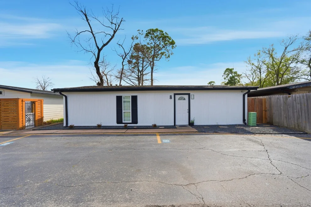 Unit for sale at 4102 Sherwood Lane, Houston, TX 77092