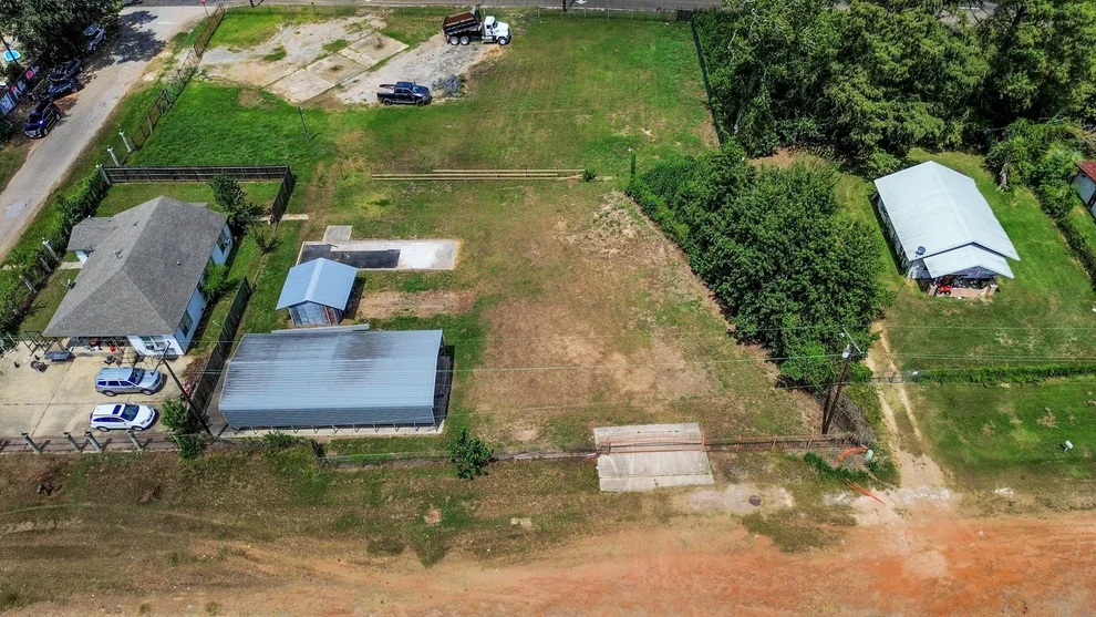 Unit for sale at 1301 N San Jacinto Avenue, Cleveland, TX 77327