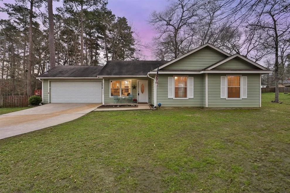 Unit for sale at 10674 Royal Cavins Drive, Conroe, TX 77303