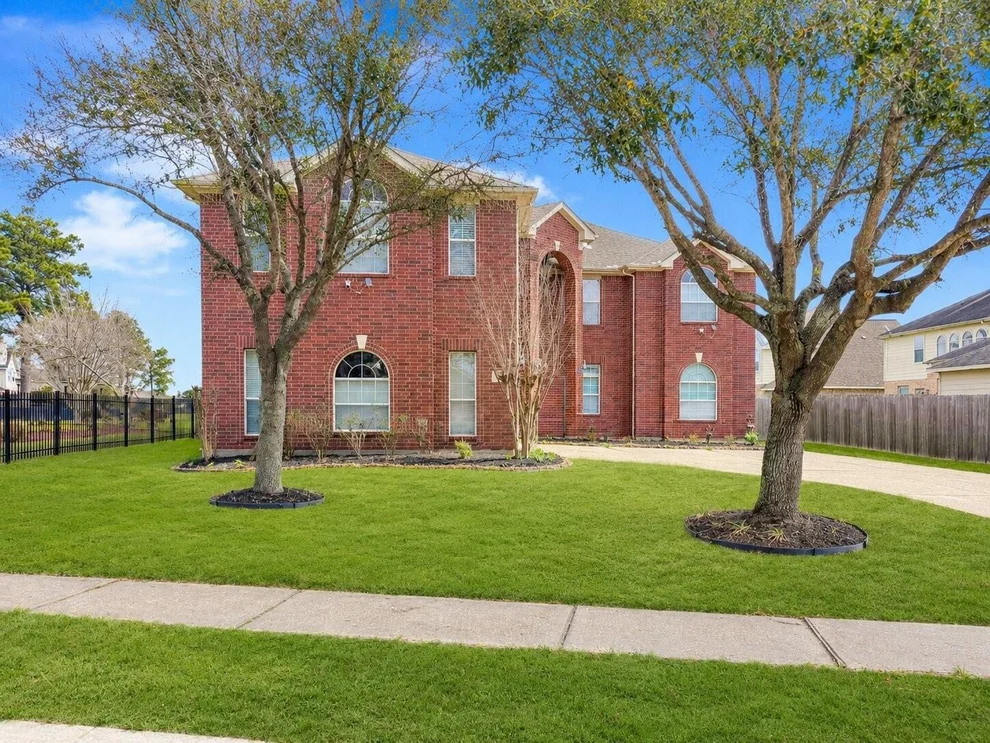 Unit for sale at 19414 Countryroad Drive, Spring, TX 77388