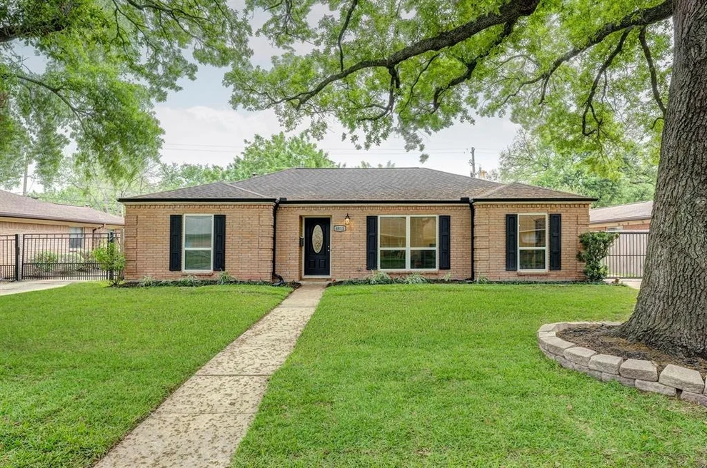 Unit for sale at 4811 Benning Drive, Houston, TX 77035