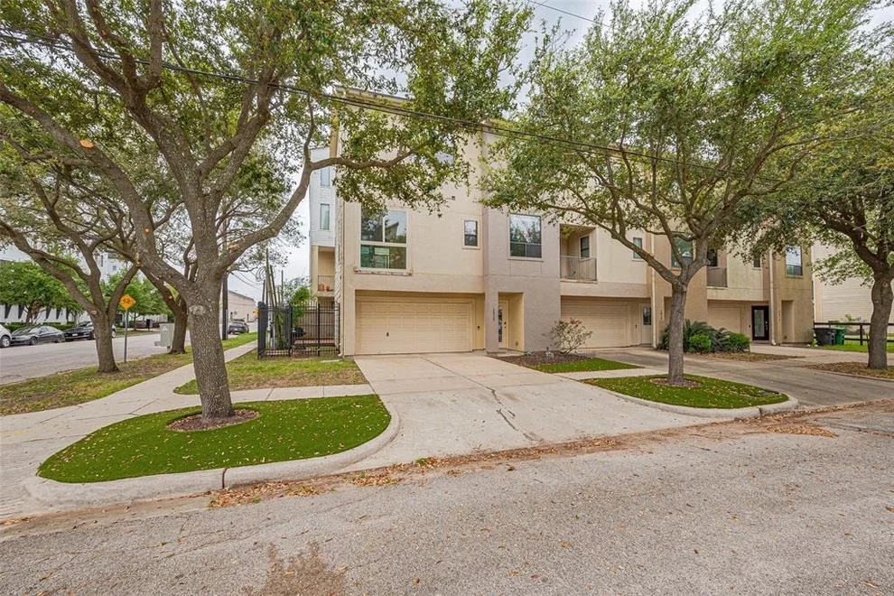 Unit for sale at 2820 Rusk Street, Houston, TX 77003