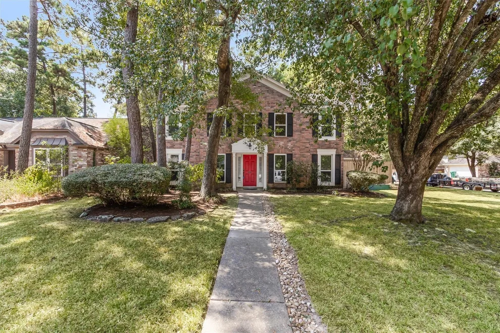Unit for sale at 2 Summithill Place, The Woodlands, TX 77381