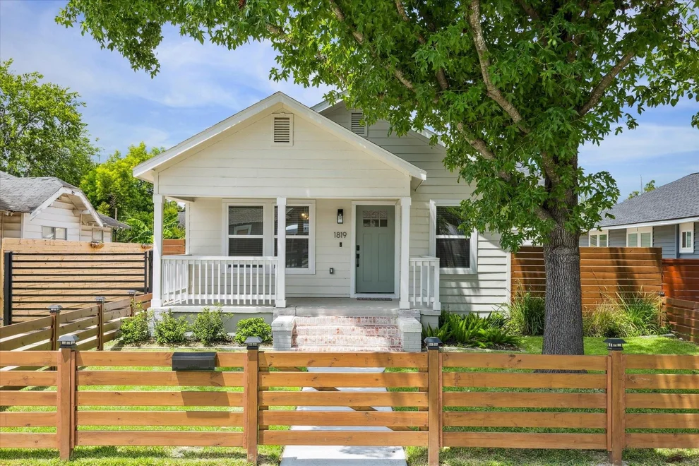 Unit for sale at 1819 Studewood Street, Houston, TX 77008