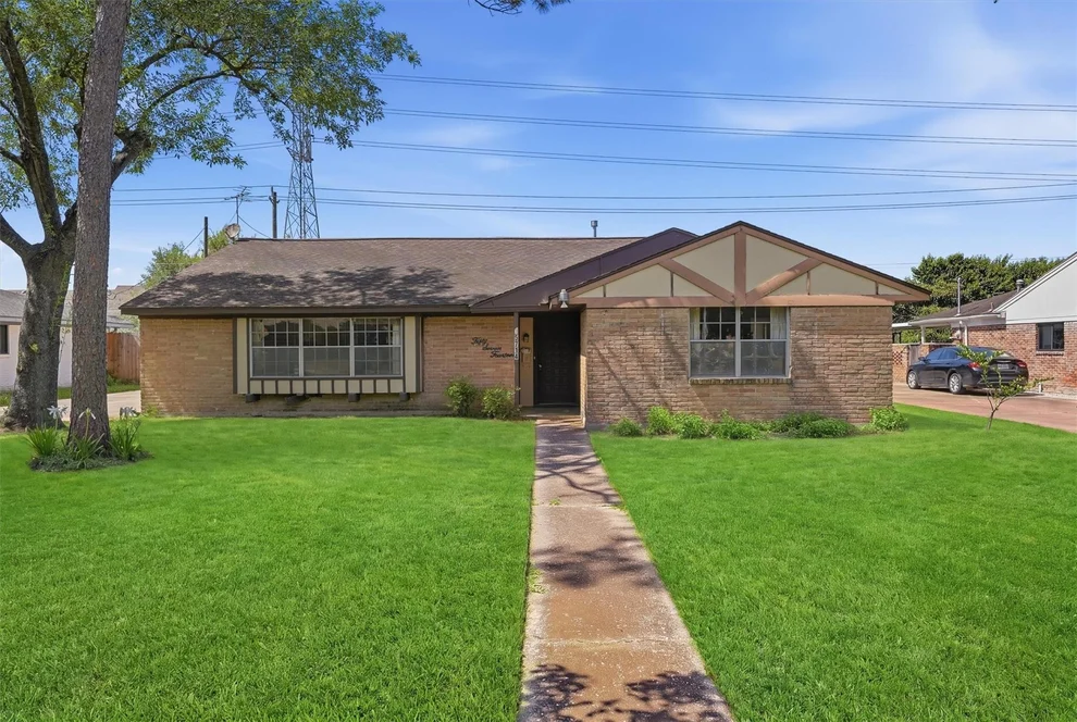 Unit for sale at 5714 Willowbend Boulevard, Houston, TX 77096
