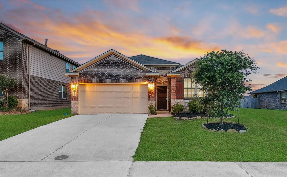 Unit for sale at 11423 Green Cay Lane, Conroe, TX 77304