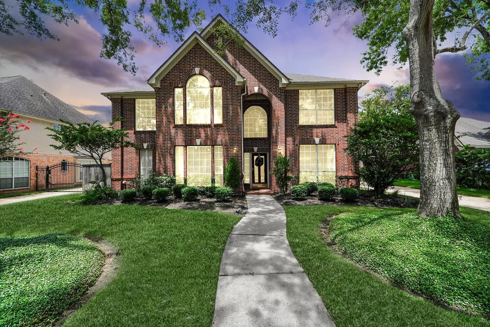 Unit for sale at 7015 Morningside Drive, Sugar Land, TX 77479
