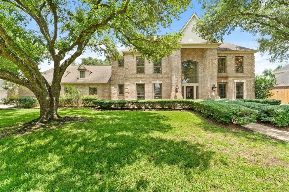 Unit for sale at 907 Oak Parkway Drive, Houston, TX 77077