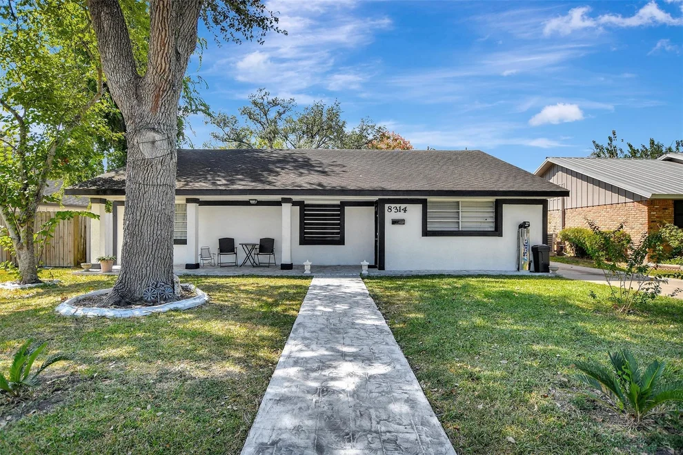 Unit for sale at 8314 Albacore Drive, Houston, TX 77074