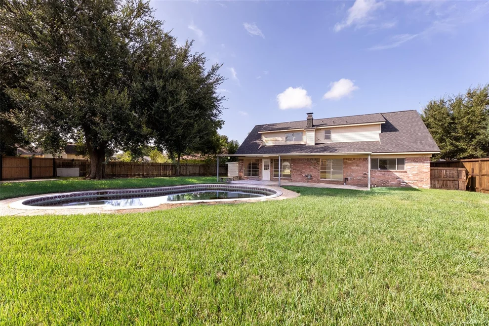 Unit for sale at 3911 Thistlewood Drive, Pasadena, TX 77504