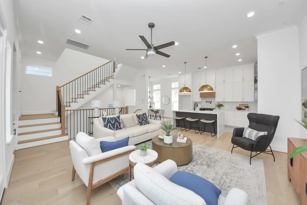 Unit for sale at 925 Fisher Street, Houston, TX 77018