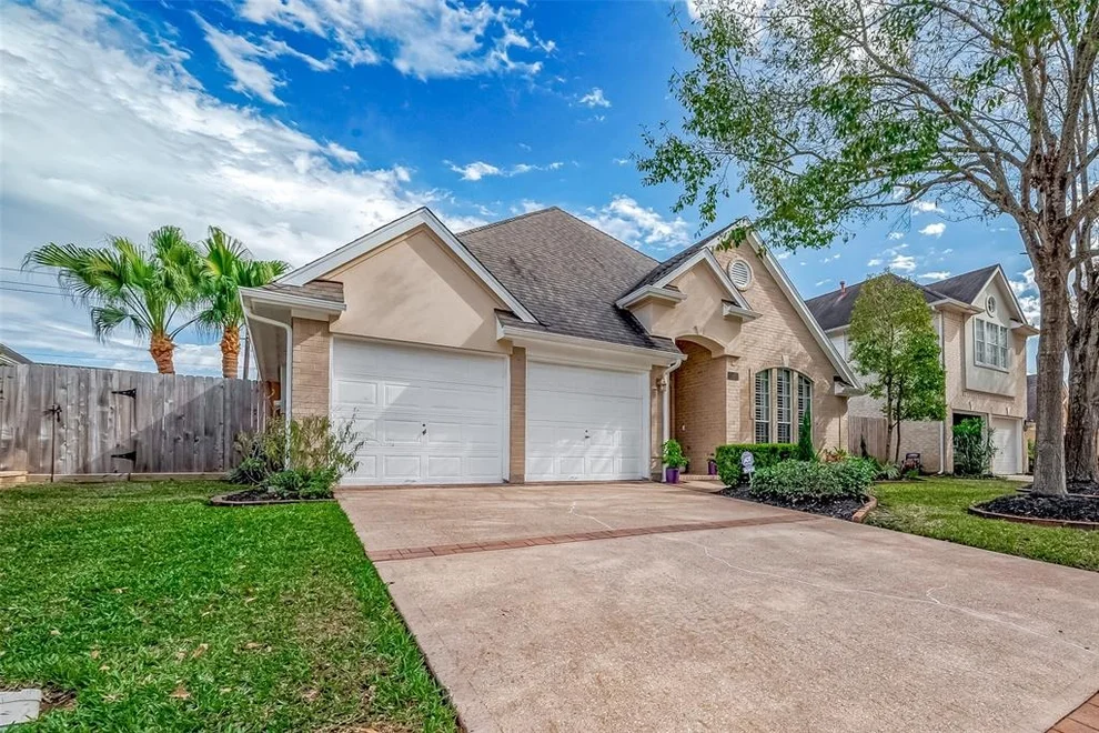 Unit for sale at 306 Lago Vista Street, Kemah, TX 77565