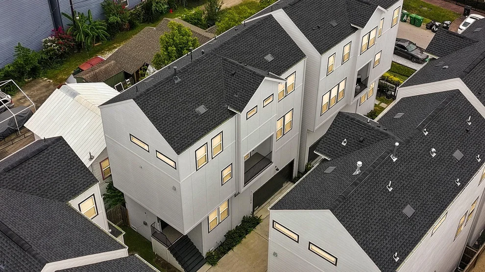Unit for sale at 1127 W 16th Street, Houston, TX 77008