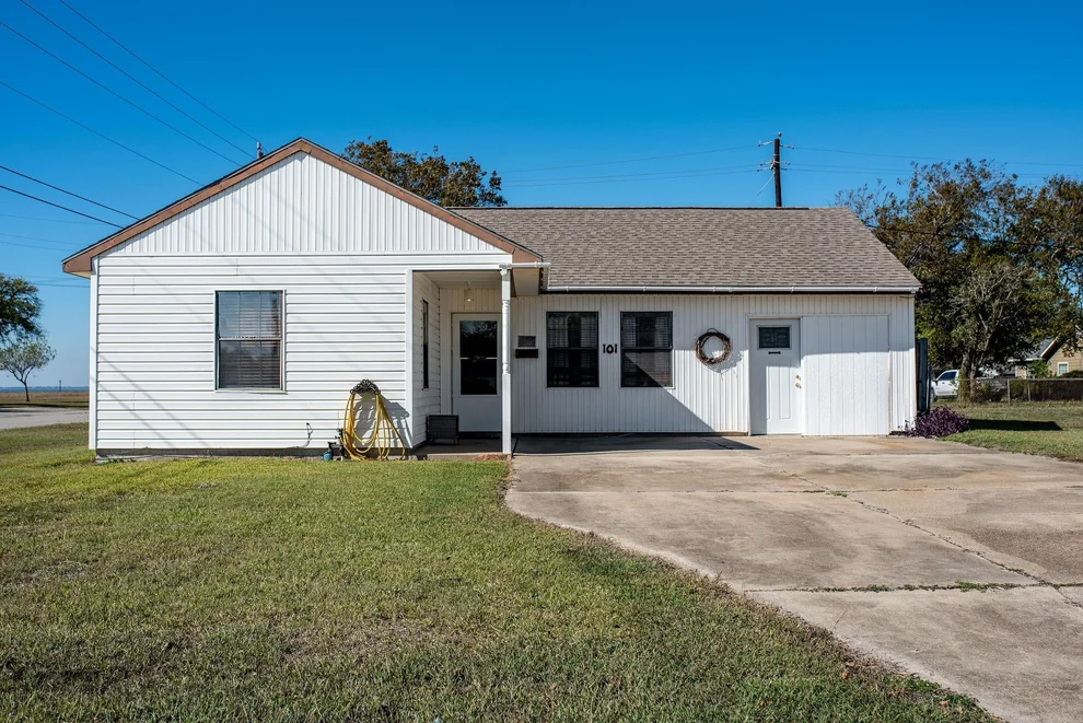Unit for sale at 101 Lubbock Street, Point Comfort, TX 77979