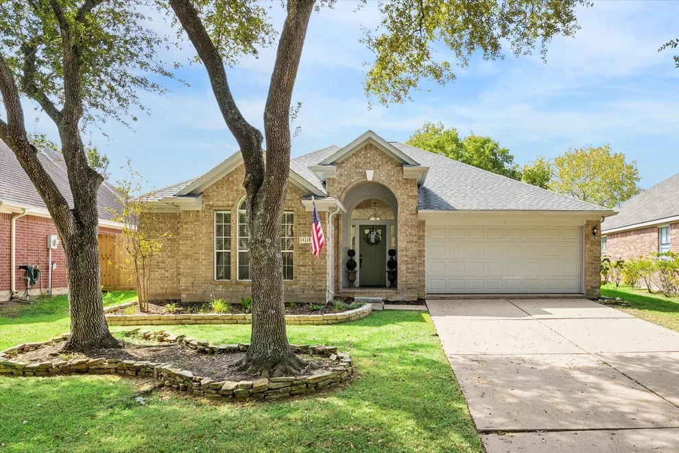 Unit for sale at 14118 Hazel Ridge Court, Houston, TX 77062