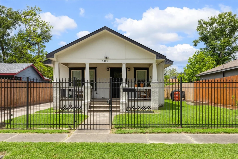 Unit for sale at 4307 Beggs Street, Houston, TX 77009