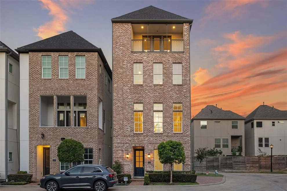 Unit for sale at 9519 London Bridge Station, Houston, TX 77045