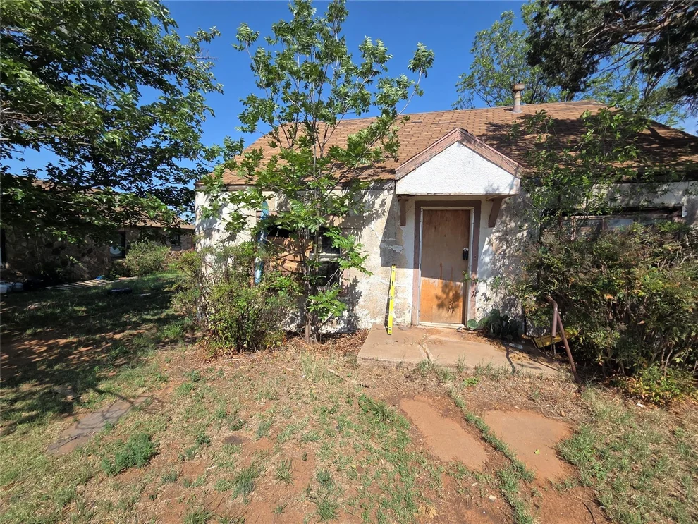 Unit for sale at 817 Miller Avenue, Spur, TX 79370