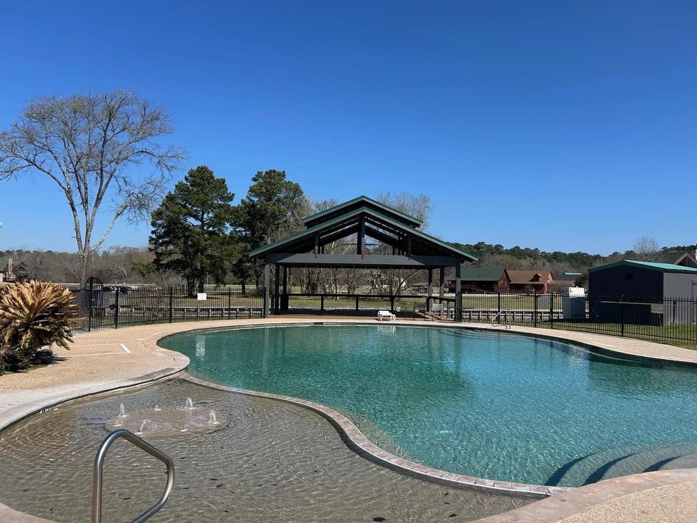 Unit for sale at 7 Wildwood Lake Drive, Huntsville, TX 77340