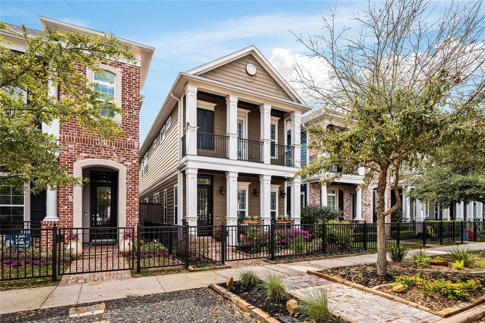 Unit for sale at 422 W 26th Street, Houston, TX 77008