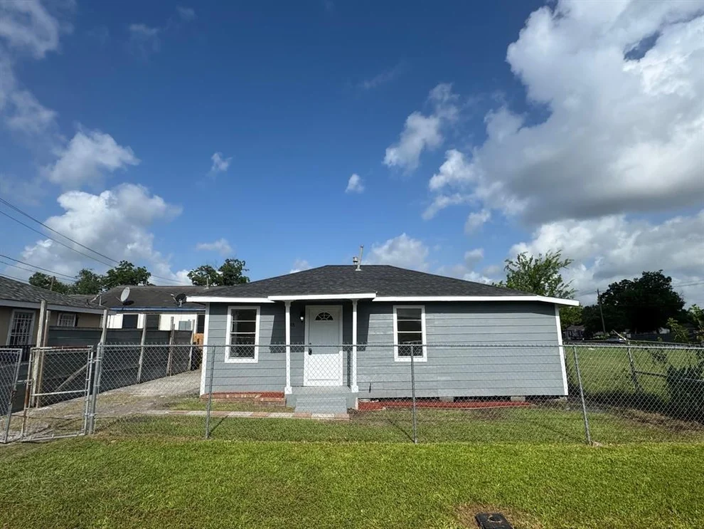 Unit for sale at 1013 E 40th Street, Houston, TX 77022