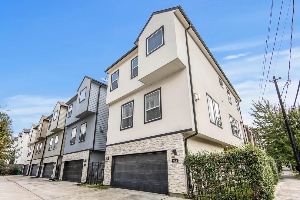 Unit for sale at 953 W 24th Street, Houston, TX 77008