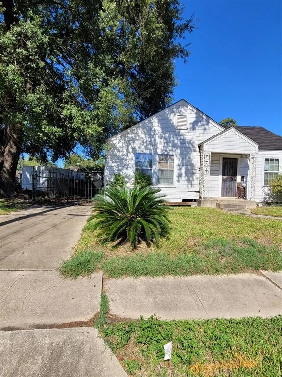 Unit for sale at 4615 Buck Street, Houston, TX 77020