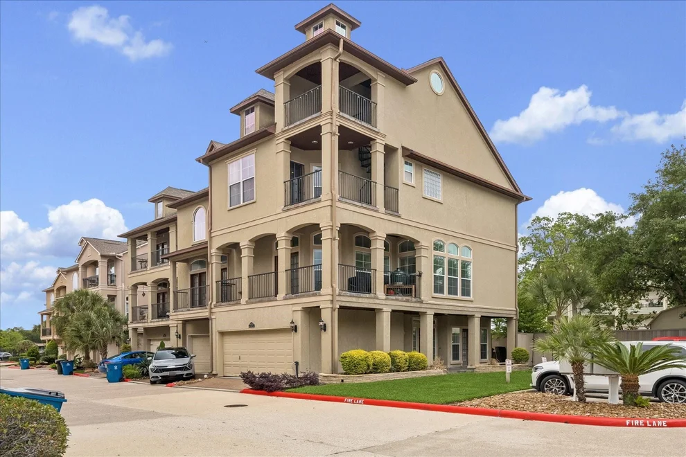 Unit for sale at 18725 Egret Oaks Lane, Webster, TX 77058