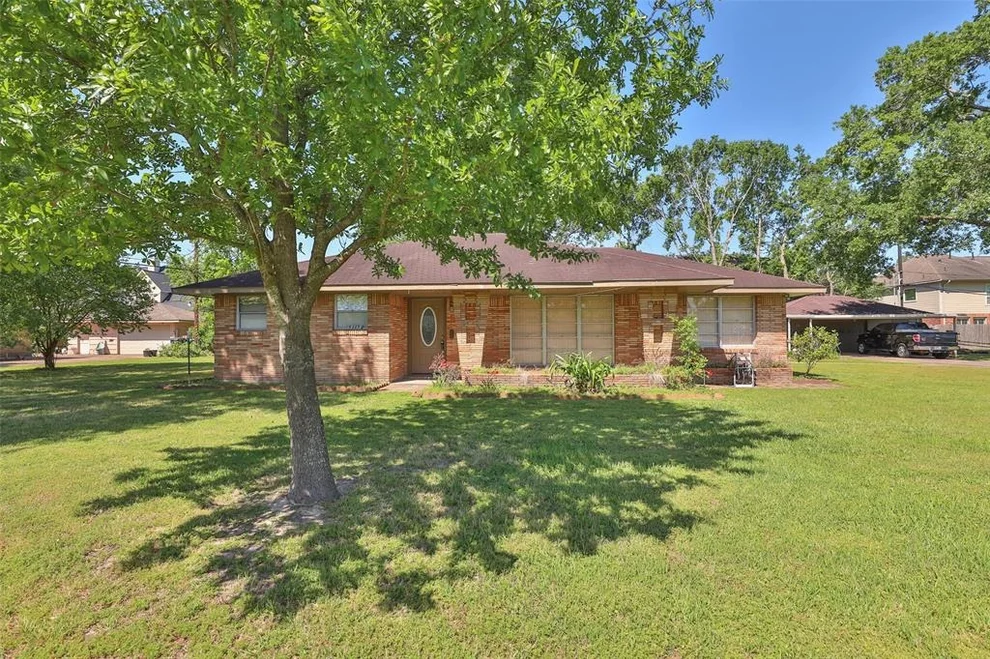 Unit for sale at 5115 Covington Drive, Houston, TX 77018