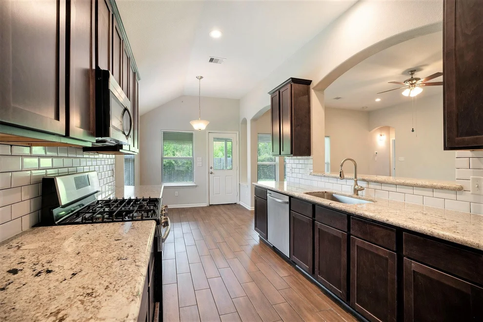 Unit for sale at 22526 E Shorewood Loop, Houston, TX 77336