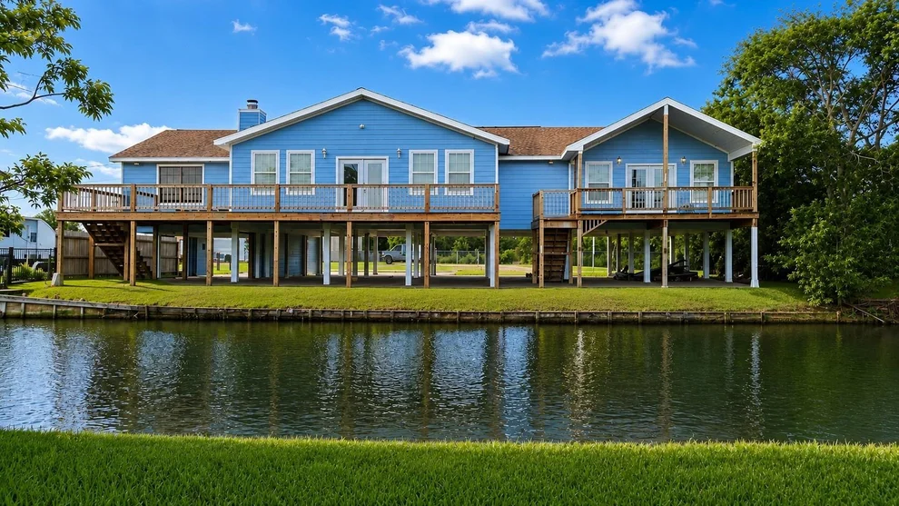 Unit for sale at 1615 Railroad Avenue, San Leon, TX 77539