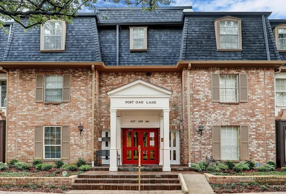 Unit for sale at 361 N Post Oak Lane, Houston, TX 77024