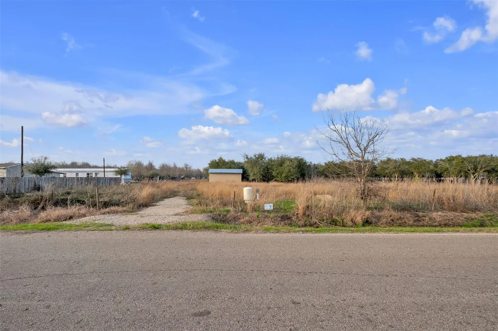 Unit for sale at 13404 Buls Road, East Bernard, TX 77435