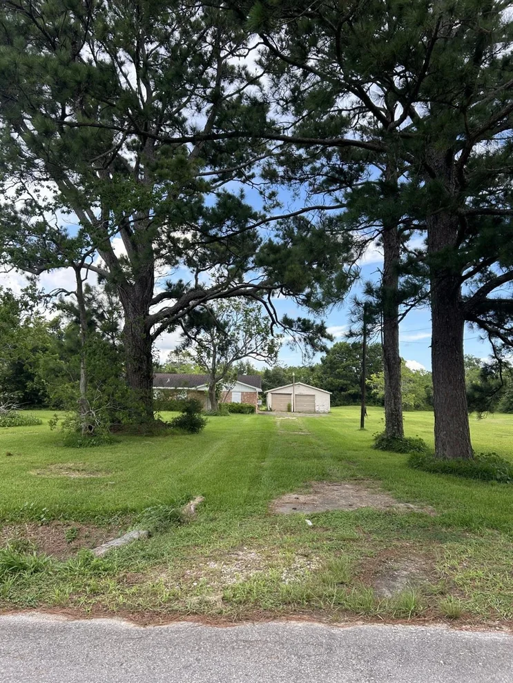 Unit for sale at 5107 Avenue R, Santa Fe, TX 77510